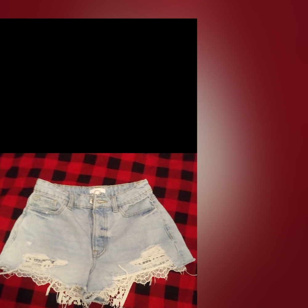 Short laced shorts